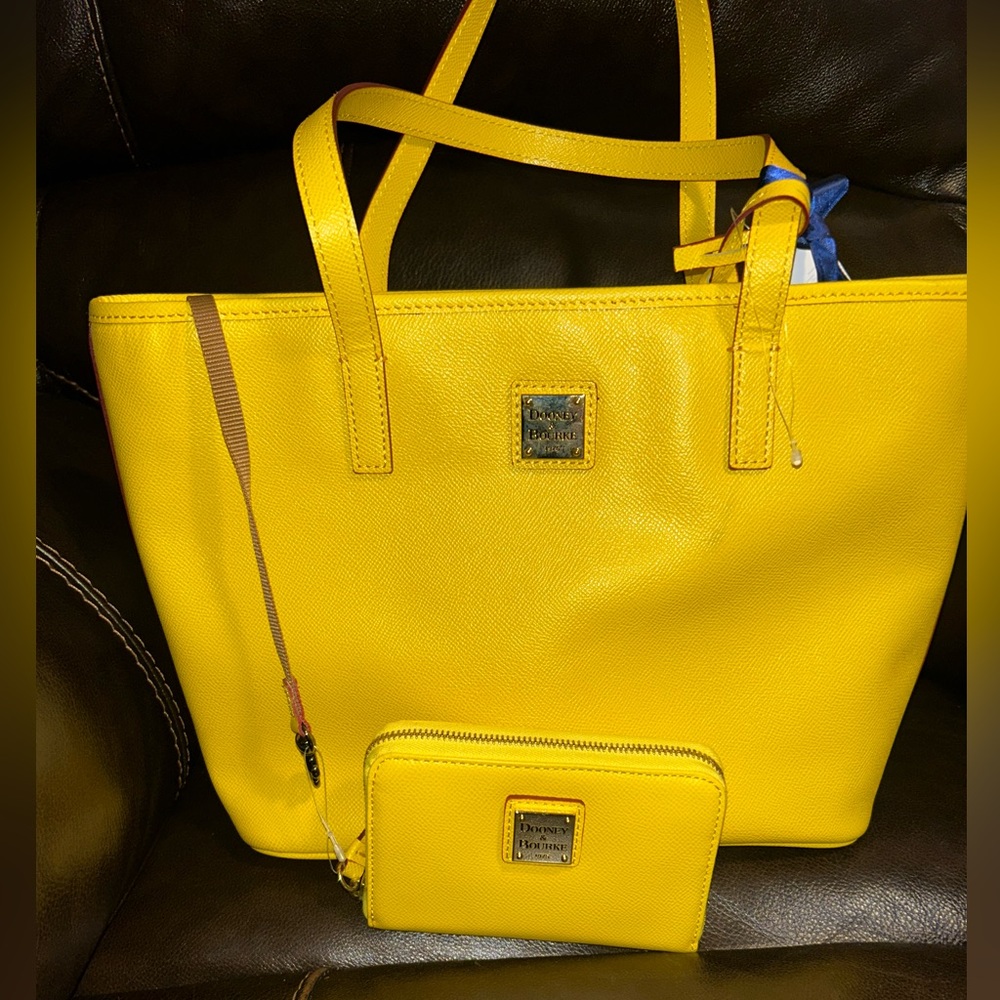BNWT Dooney & Bourke Yellow Bag with Matching Wallet Bundle